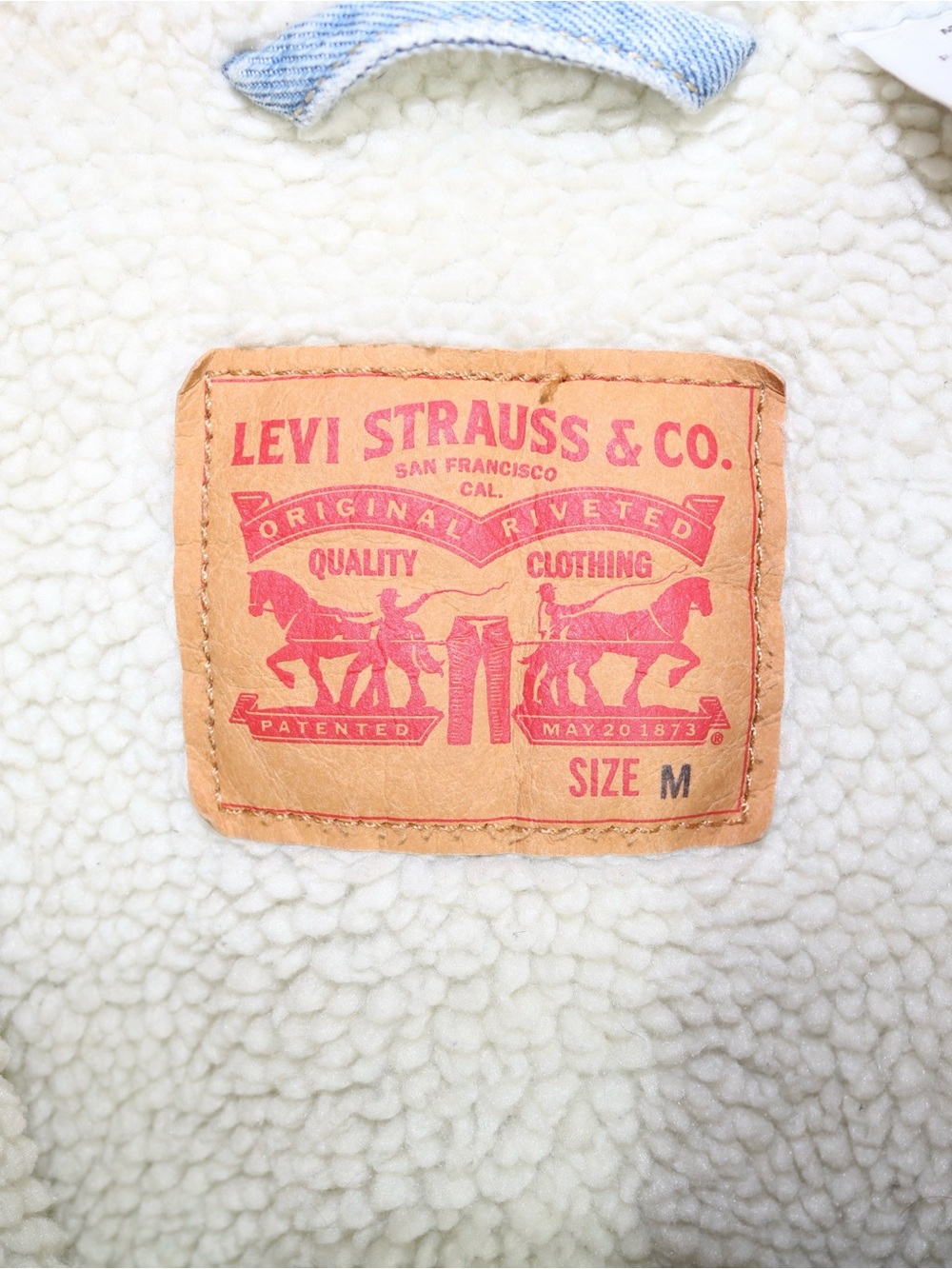Levi's Type Iii Sherpa Trucker Jacket in Kentucky Blue Sherpa (Light Wash) - Picture 8 of 15